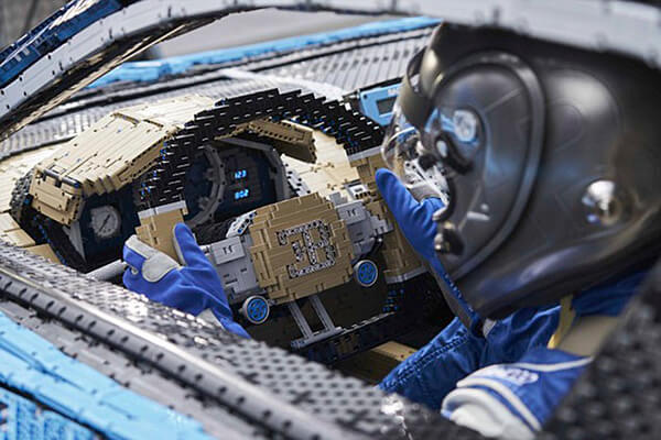 Bugatti Chiron Built Out of 1 Million LEGO Bricks