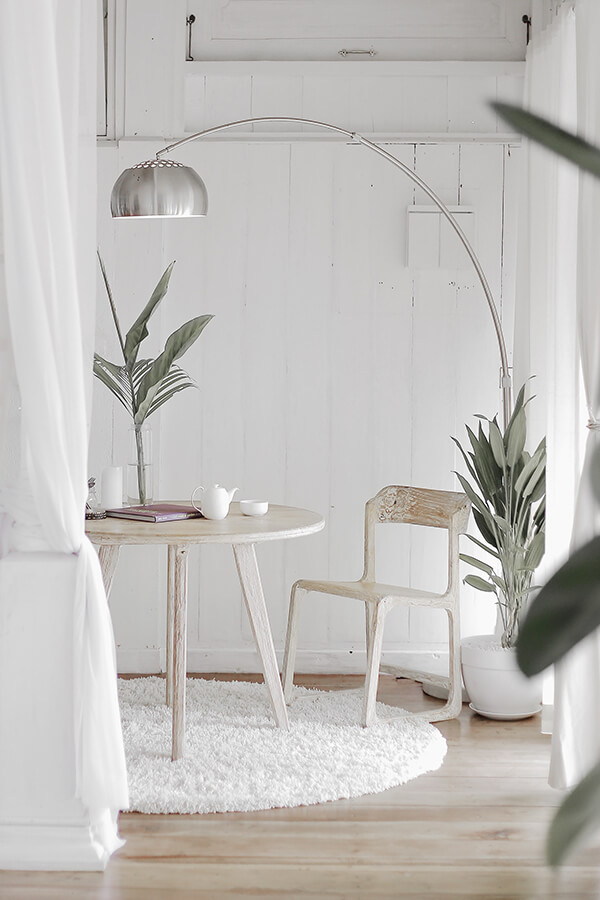 How to Decorate Your Home like a Minimalist – When You’re Not a Minimalist