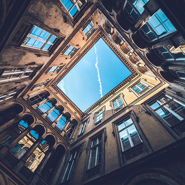 Stunning Photography Capturing The Symmetrical Beauty of Architecture