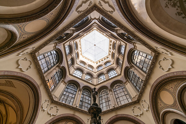 Stunning Photography Capturing The Symmetrical Beauty of Architecture