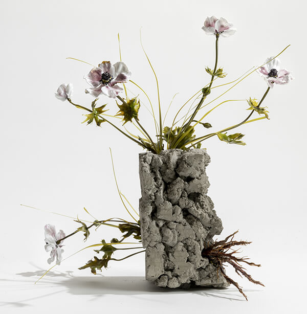 Incredibly Realistic Fresh and Wilting Glass Flowers by Lilla Tabasso