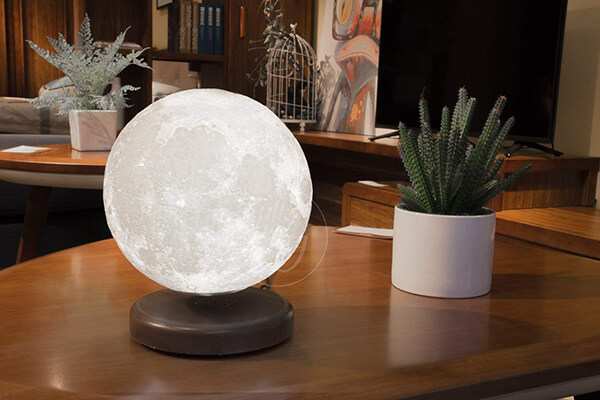 Levimoon: Magnetic Levitating Moon Lamp