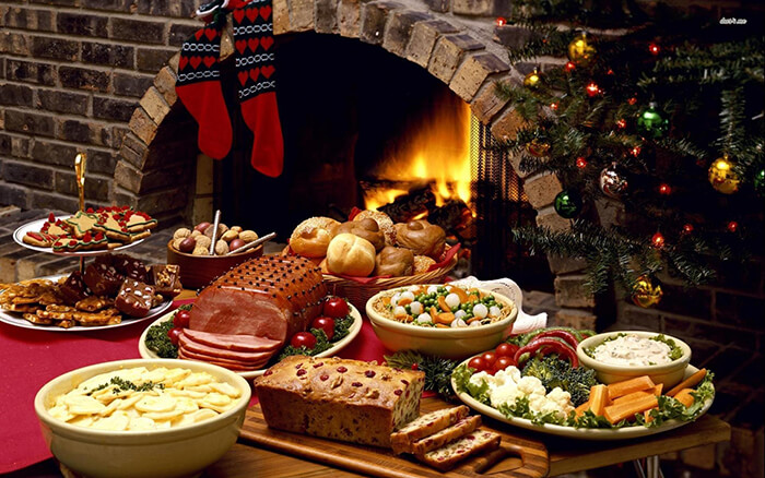 Visual Feast of Christmas Dinner