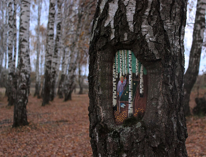 Painting on Trees by Russian Painter Eugeniya Dudnikova