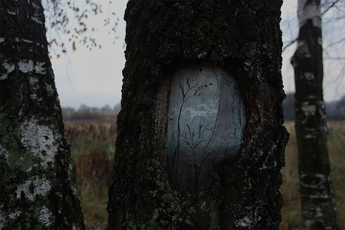 Painting on Trees by Russian Painter Eugeniya Dudnikova