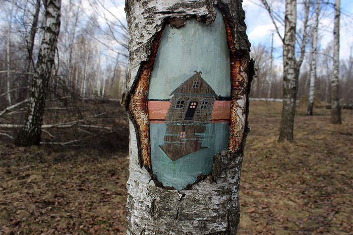 Painting on Trees by Russian Painter Eugeniya Dudnikova