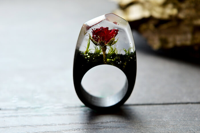 Handmade Resin Rings Holds a Secret Mini World Inside