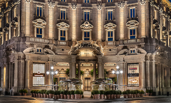 Impressive Interior Design of Starbucks's First Italian Store in Milan