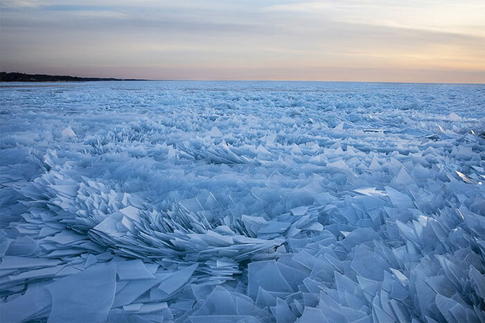 Incredible Photos of Frozen Lake Michigan Shatters Into Millions Of Pieces