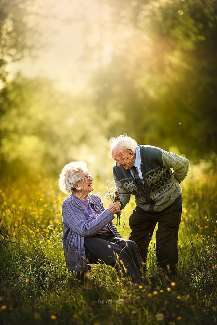 Heartwarming Photos of Undying Love of Elderly Couples