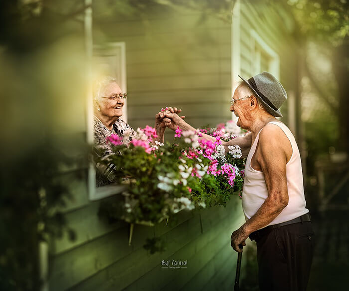 Heartwarming Photos of Undying Love of Elderly Couples