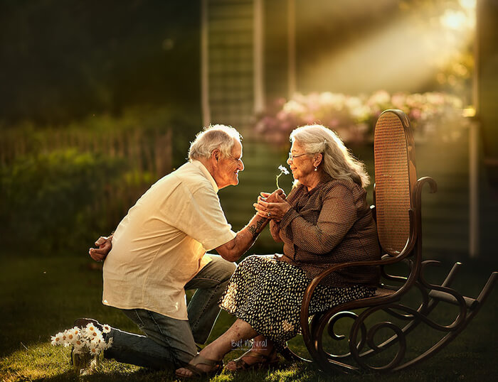 Heartwarming Photos of Undying Love of Elderly Couples