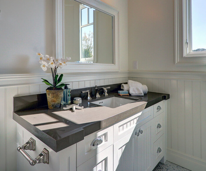 6 Advantages of Using Quartz Countertops in Your Bathroom