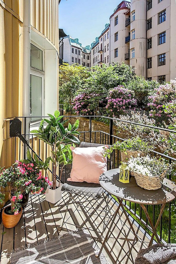 38 Simple Summer Balcony Décor Ideas For Urban Dwellers 