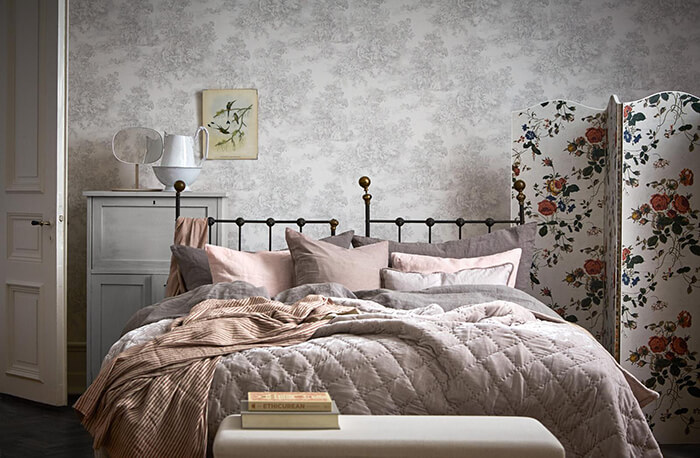 10 Ways Toile Wallpaper Can Amp Up Your Interiors