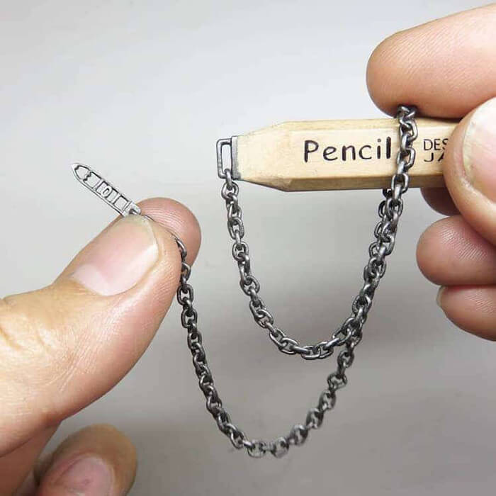 Incredible Pencil Lead Carving by Chien Chu Lee 