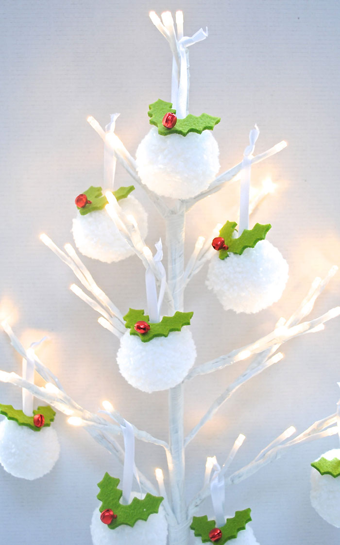 Bring Pom-Pom To Your Christmas Decoration