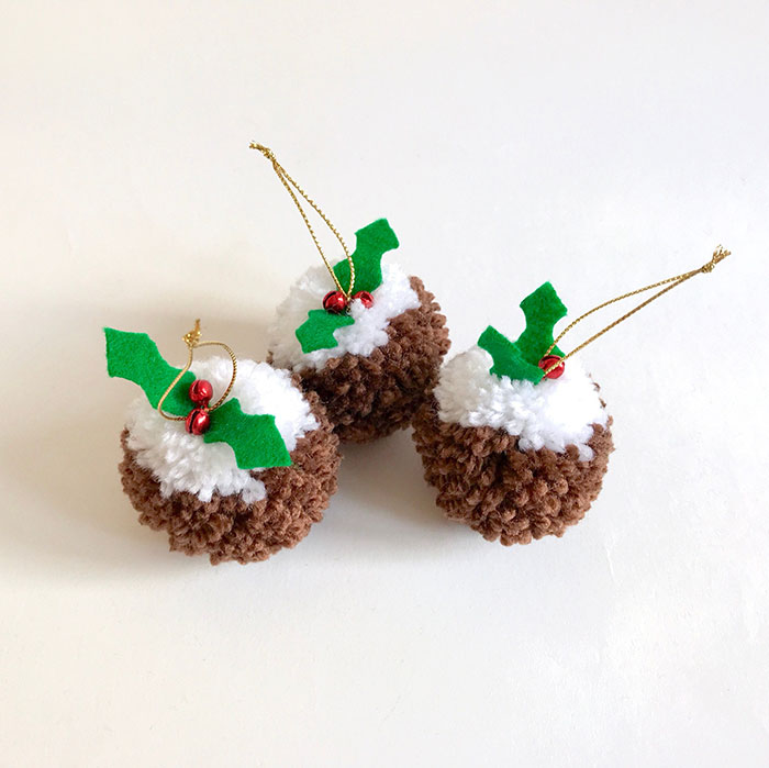 Bring Pom-Pom To Your Christmas Decoration