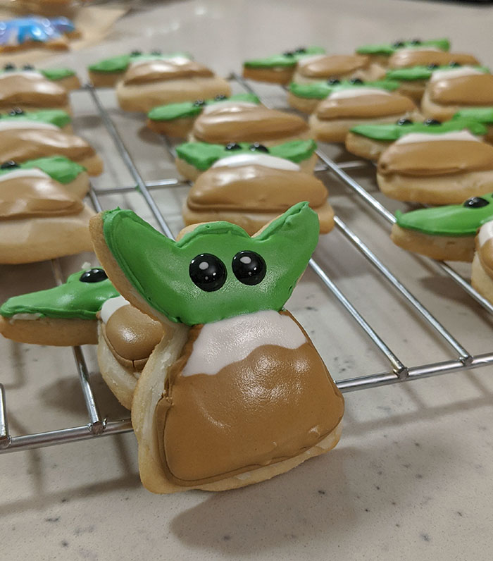 What a Head Off Angle Cookie Looks Like? Baby Yoda It is!