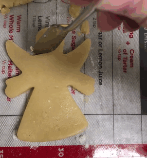 What a Head Off Angle Cookie Looks Like? Baby Yoda It is!