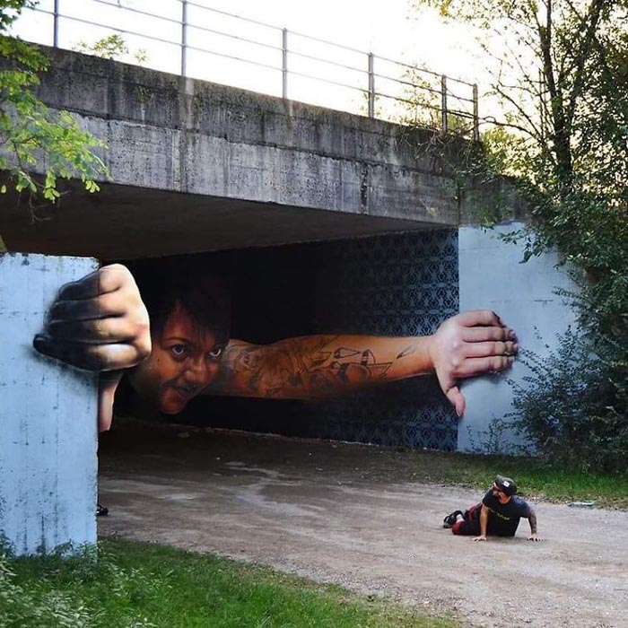 Giant Invade! Stunning Interactive 3D Street Art By Cosimo Cheone