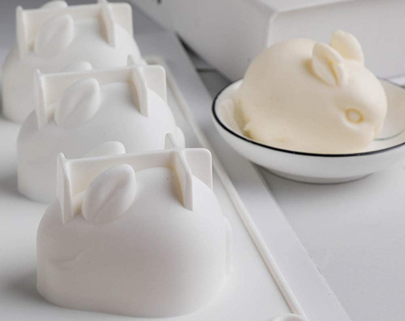 Your Unconventional Silicone Baking Mold - Design Swan