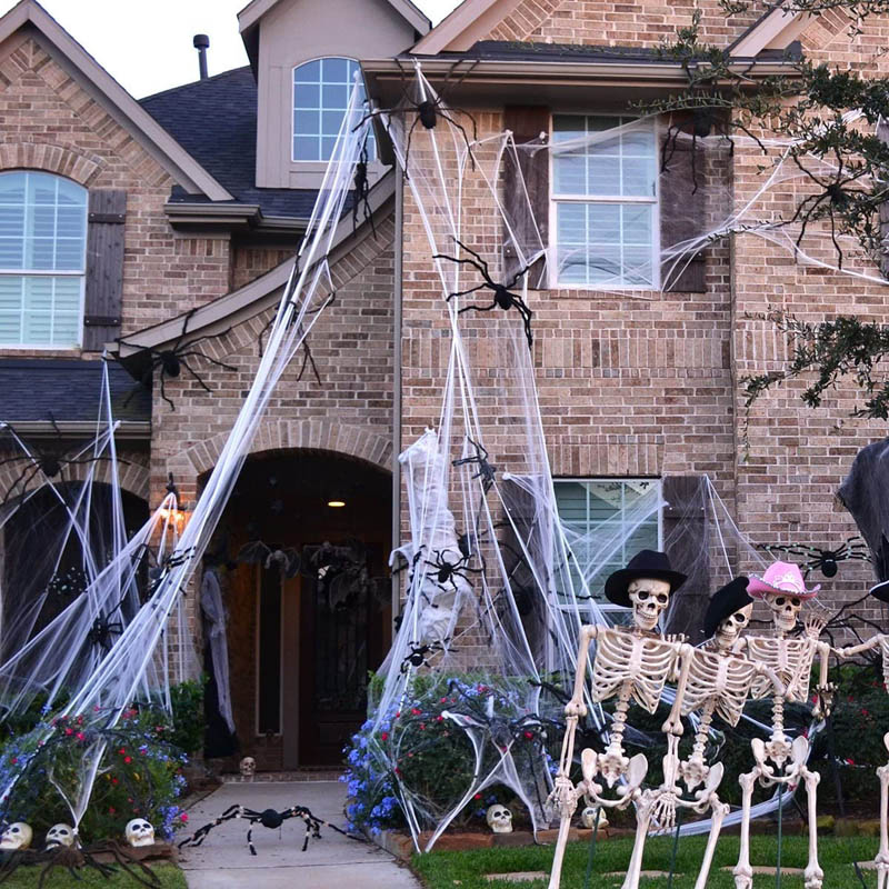 10 Most Awesome Halloween House Decorations - Design Swan