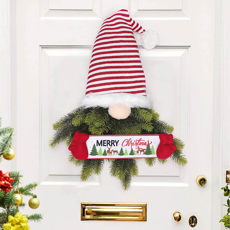 21 Christmas Front Door Decoration Ideas - Design Swan