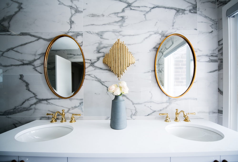 The Bathroom Mirror Ing Guide, What Size Mirror For Double Sink Vanity Unit