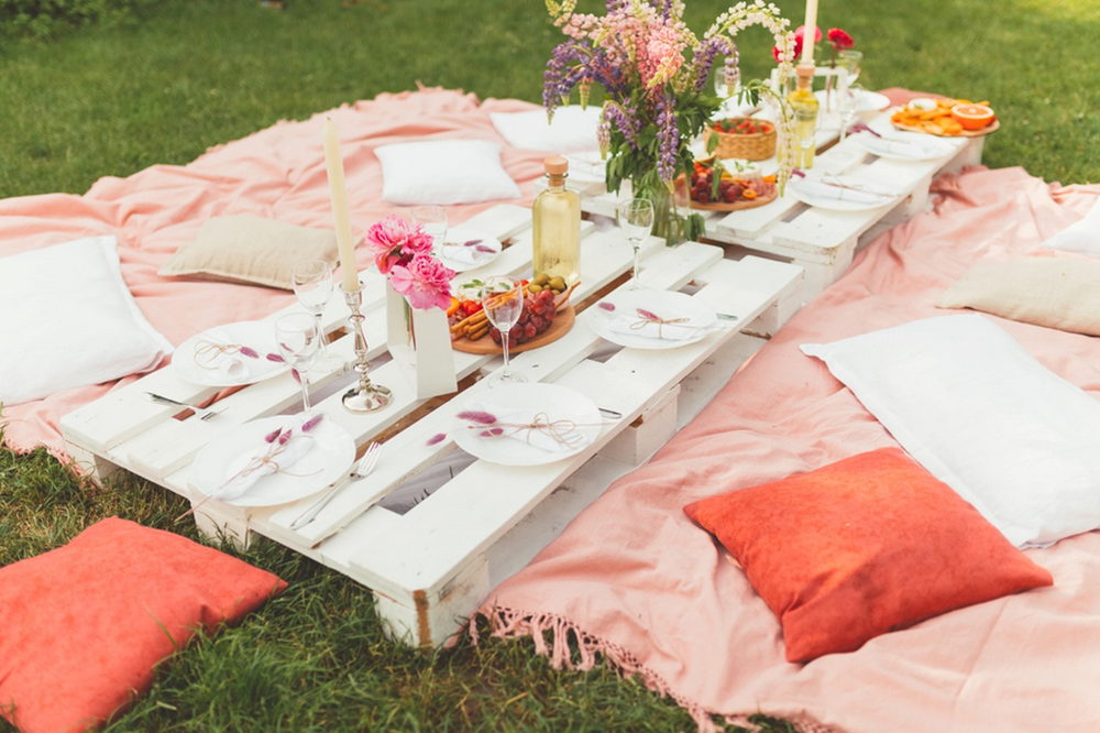 Picnic decorations deals