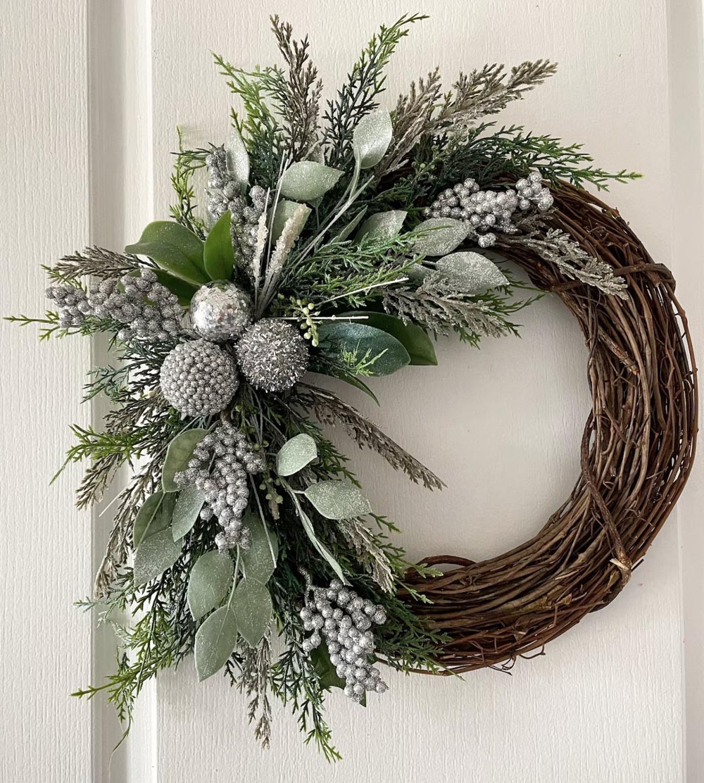 15 Unique Christmas Wreaths - Design Swan